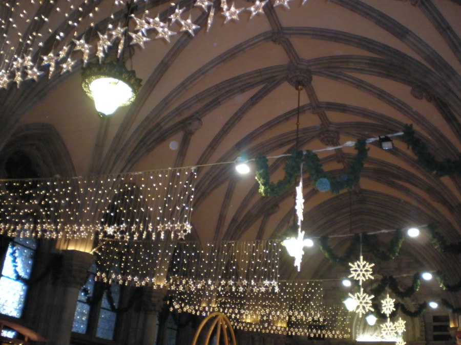 Christmas workshops inside the City Hall