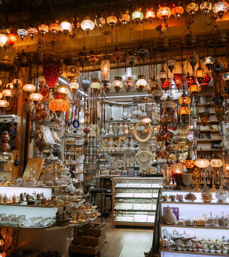 5 Types of Souvenirs to Buy on Your Travels